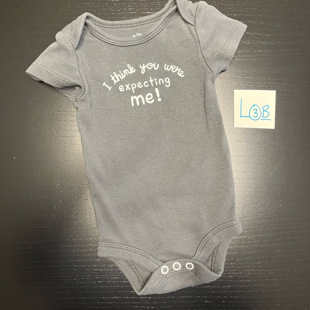 ⭐️5/$10.00⭐️ Joe Fresh 0-3m Gender Neutral Short Sleeve Onesie